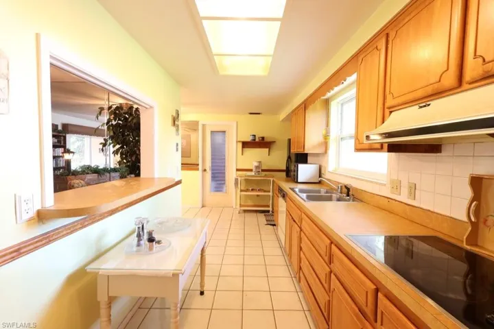 5227 Glade Ct, Cape Coral, Florida 33904