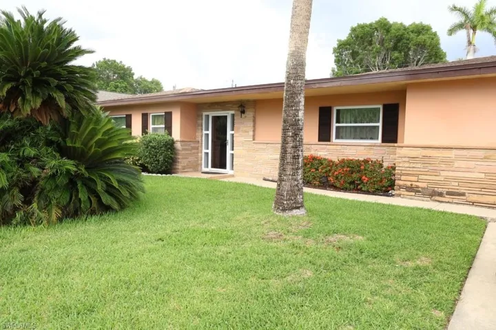 5227 Glade Ct, Cape Coral, Florida 33904
