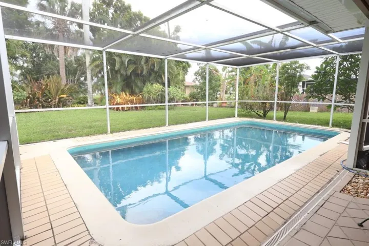5227 Glade Ct, Cape Coral, Florida 33904