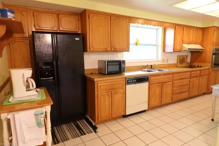 5227 Glade Ct, Cape Coral, Florida 33904