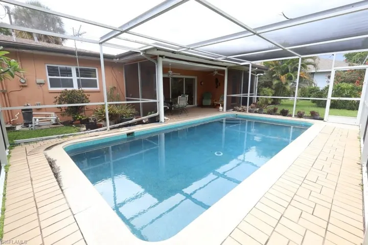 5227 Glade Ct, Cape Coral, Florida 33904