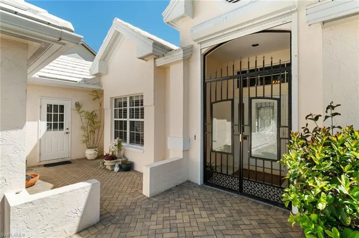 835  Ashburton  DR, Naples, FL 34110