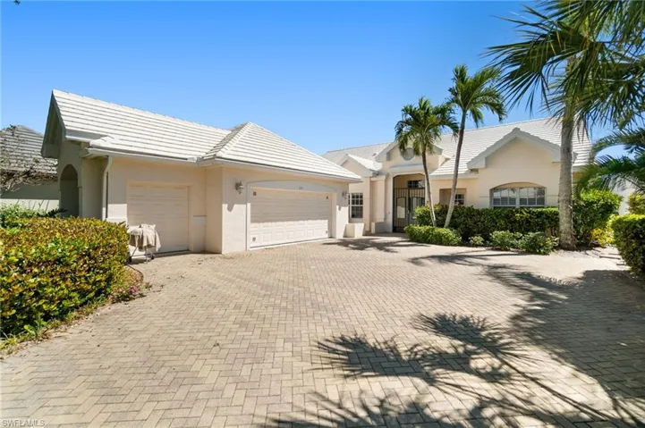 835  Ashburton  DR, Naples, FL 34110