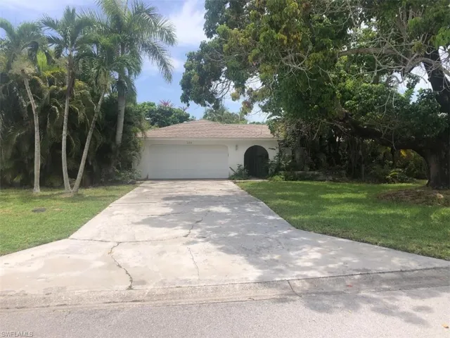 224 Pine Valley Cir, Naples, Florida 34113