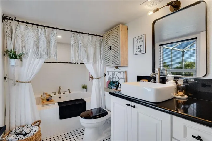 9247 Dimmick Dr, Sanibel, Florida 33957