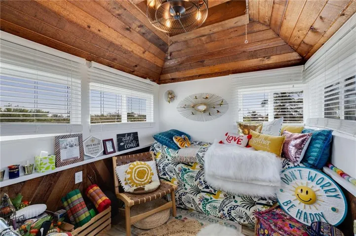 Cupola Craft Room with AMAZING 360 degree Views!