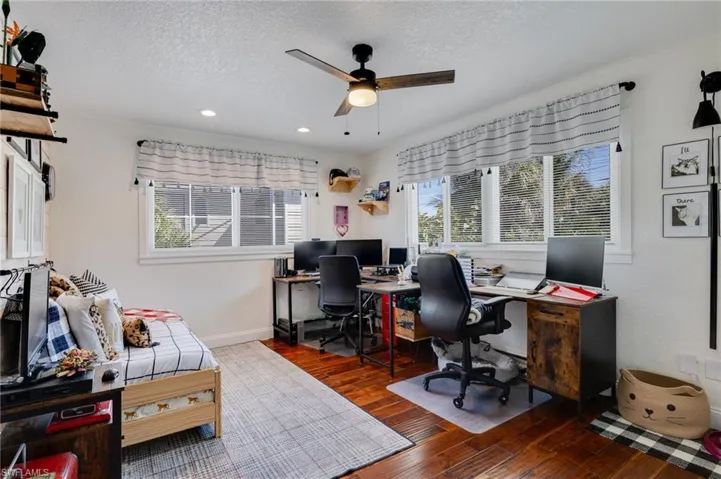 9247 Dimmick Dr, Sanibel, Florida 33957