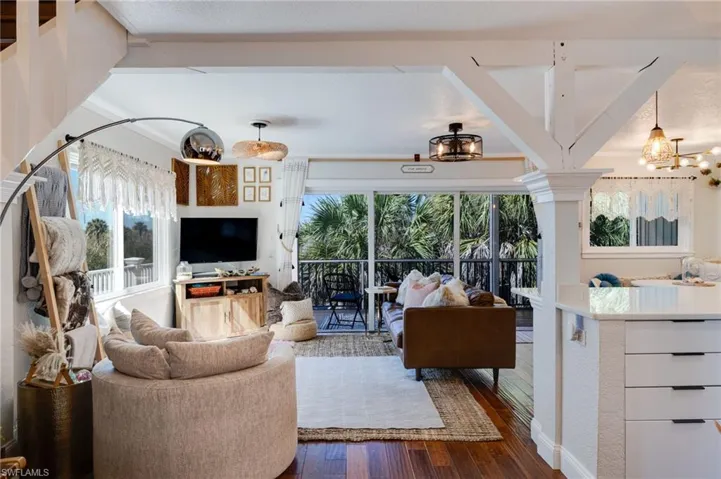 9247 Dimmick Dr, Sanibel, Florida 33957