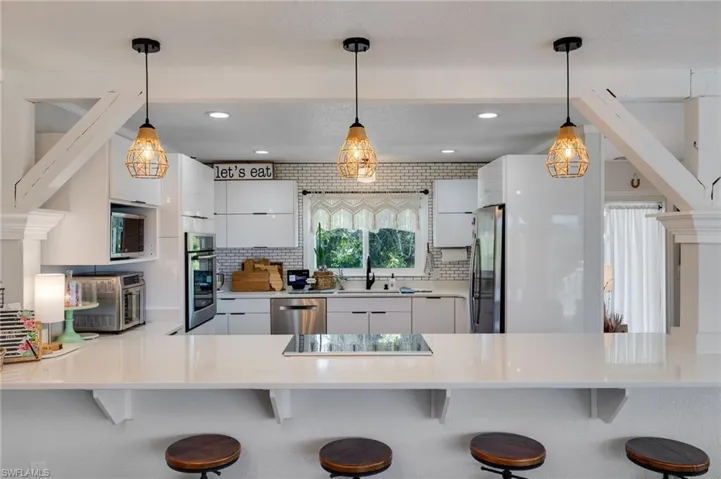 9247 Dimmick Dr, Sanibel, Florida 33957
