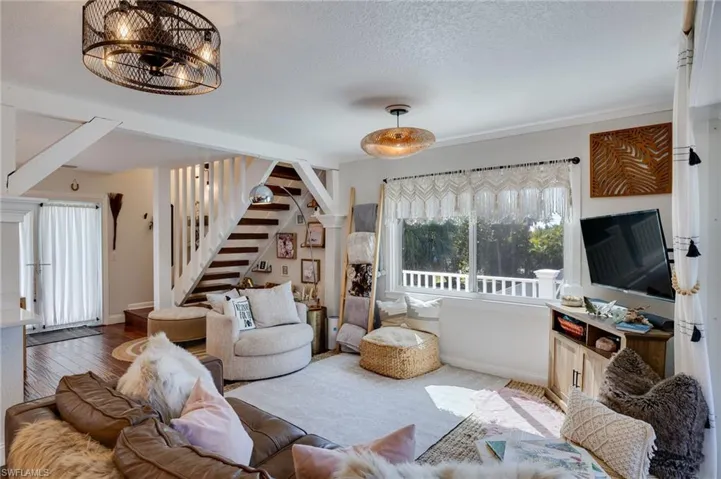 9247 Dimmick Dr, Sanibel, Florida 33957