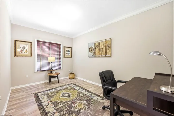 Flex room-Den or Office or Playroom, or any number of ideas would work in here