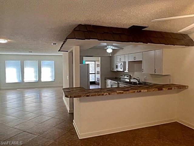 111 Lee BLVD, LEHIGH ACRES FL 33936