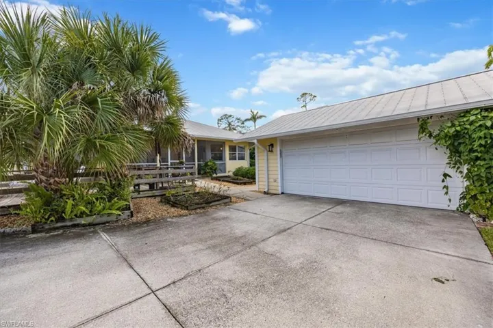1367  Cypress Woods  DR, Naples, FL 34103