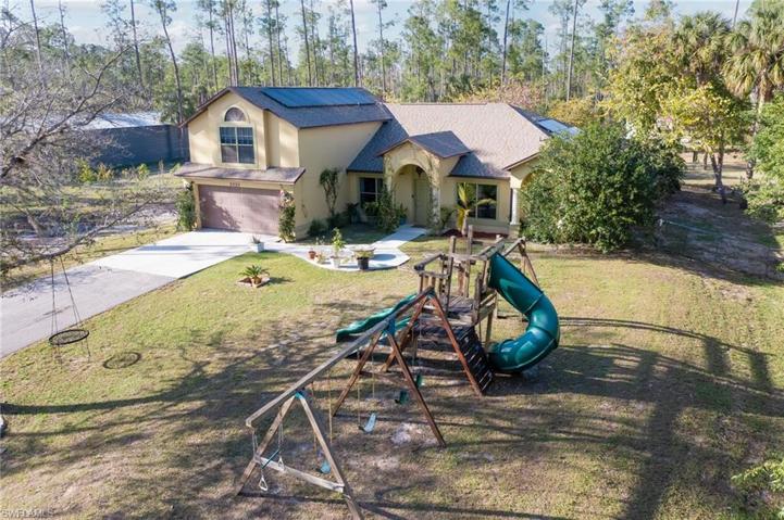 3761  14th NE AVE, Naples, FL 34120