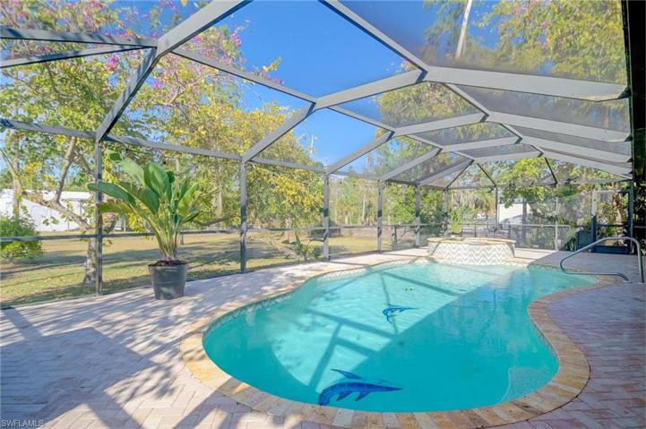 3761  14th NE AVE, Naples, FL 34120