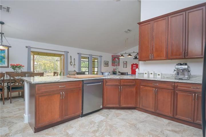 3761  14th NE AVE, Naples, FL 34120