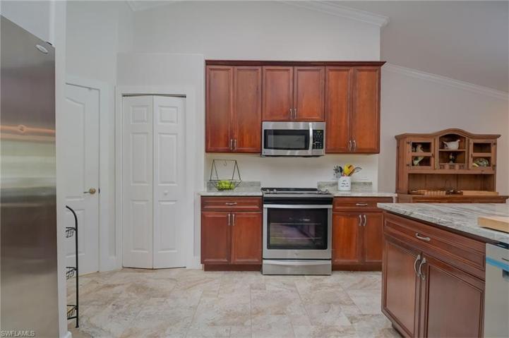3761  14th NE AVE, Naples, FL 34120