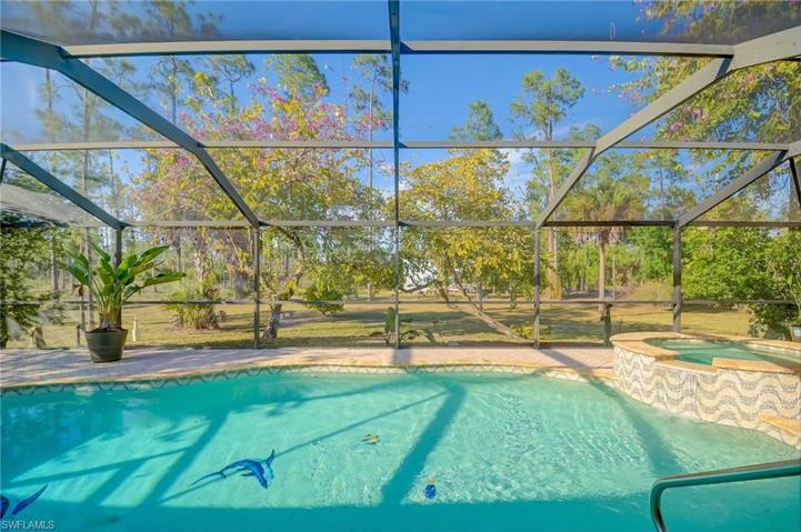 3761  14th NE AVE, Naples, FL 34120