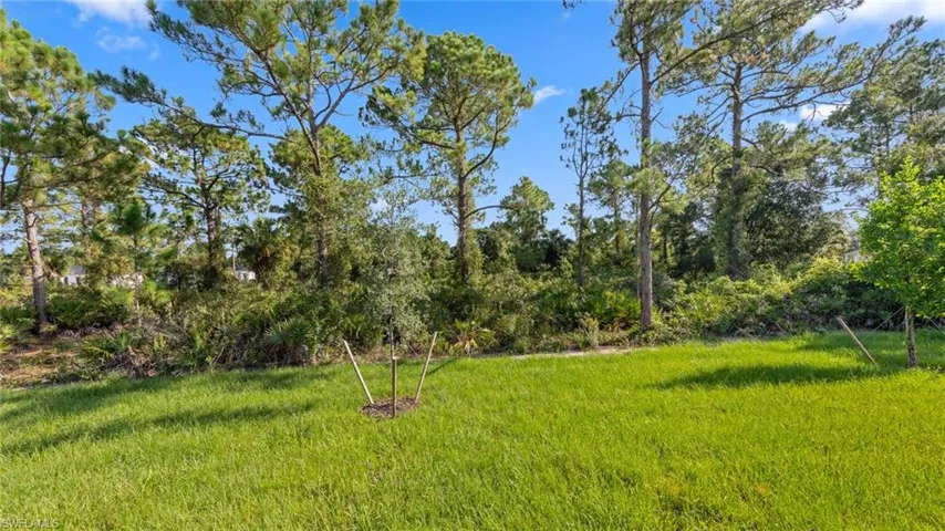 2633  Queen  DR, Lehigh Acres, FL 33971