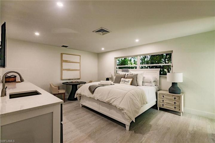 4th Bedroom/Next Gen In-law suite with separate laundry.