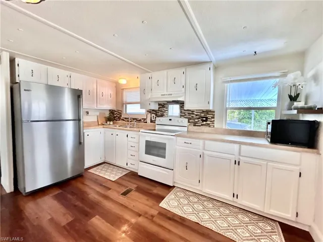 3584 Celestial Way, North Fort Myers, Florida 33903