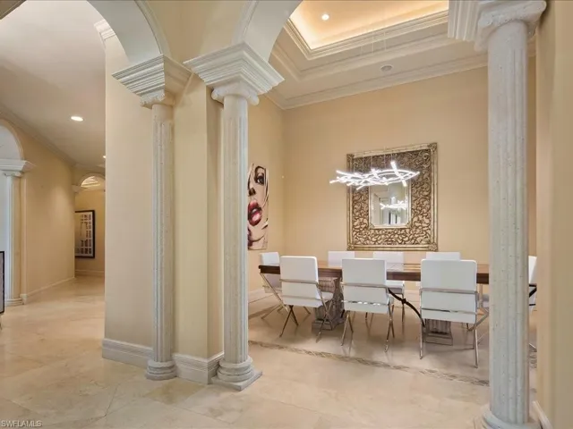 550 21st Ave S, Naples, Florida 34102