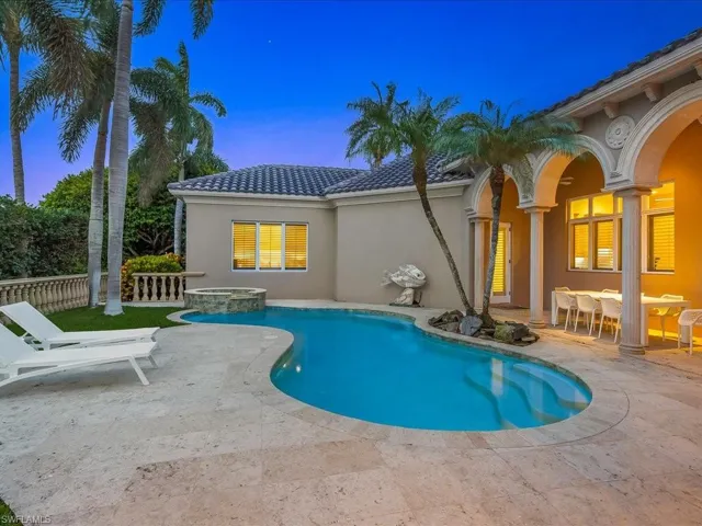 550 21st Ave S, Naples, Florida 34102