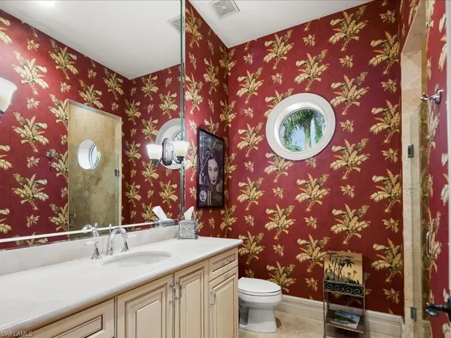 550 21st Ave S, Naples, Florida 34102