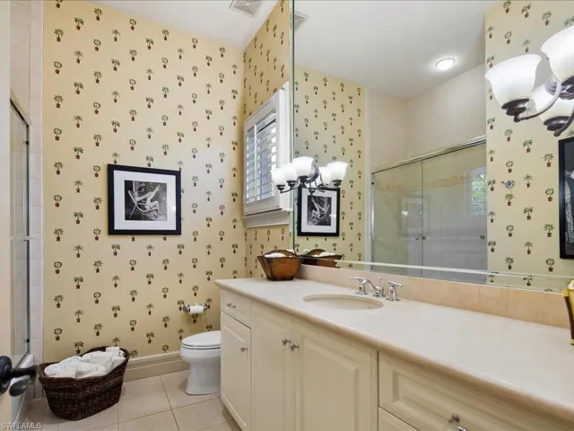 550 21st Ave S, Naples, Florida 34102