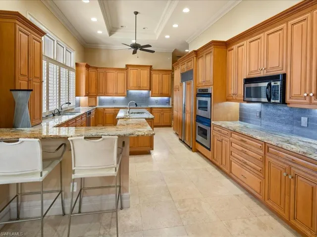 550 21st Ave S, Naples, Florida 34102