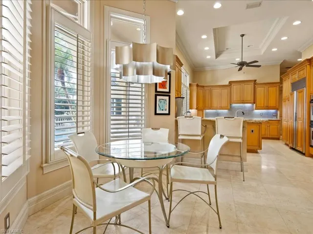550 21st Ave S, Naples, Florida 34102