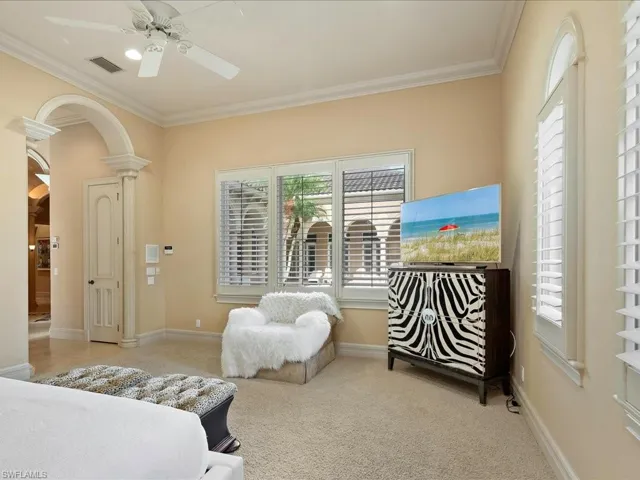 550 21st Ave S, Naples, Florida 34102