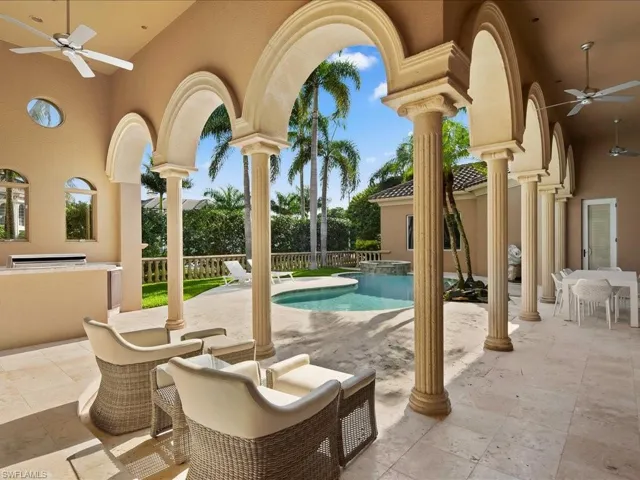 550 21st Ave S, Naples, Florida 34102
