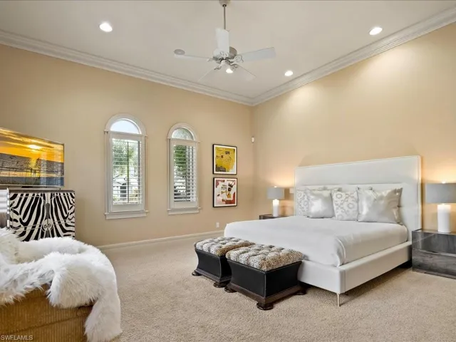 550 21st Ave S, Naples, Florida 34102