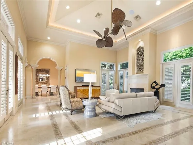 550 21st Ave S, Naples, Florida 34102