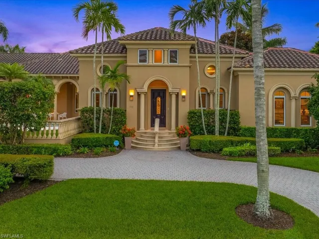 550 21st Ave S, Naples, Florida 34102