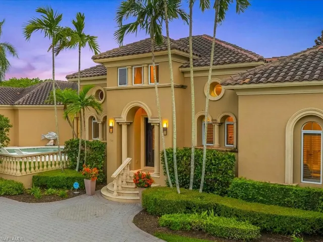 550 21st Ave S, Naples, Florida 34102