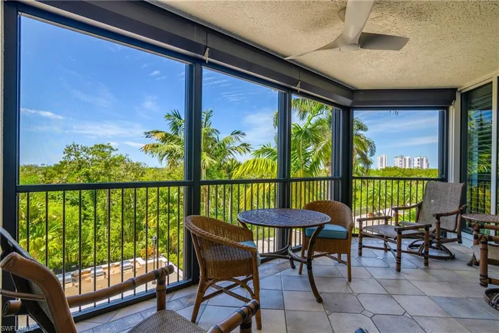 West Side Lanai