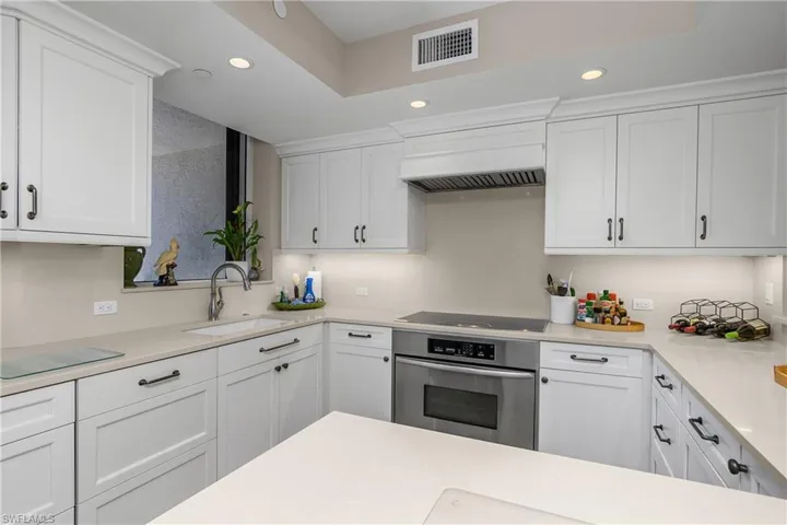 7225 Pelican Bay Blvd 302, Naples, Florida 34108