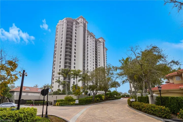 7225 Pelican Bay Blvd 302, Naples, Florida 34108