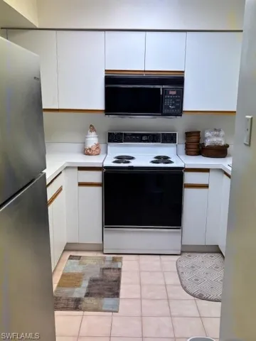 333 Sunrise Cay # 2, Naples, Florida 34114