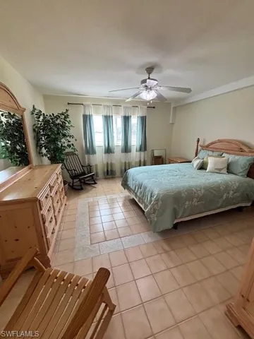 333 Sunrise Cay # 2, Naples, Florida 34114