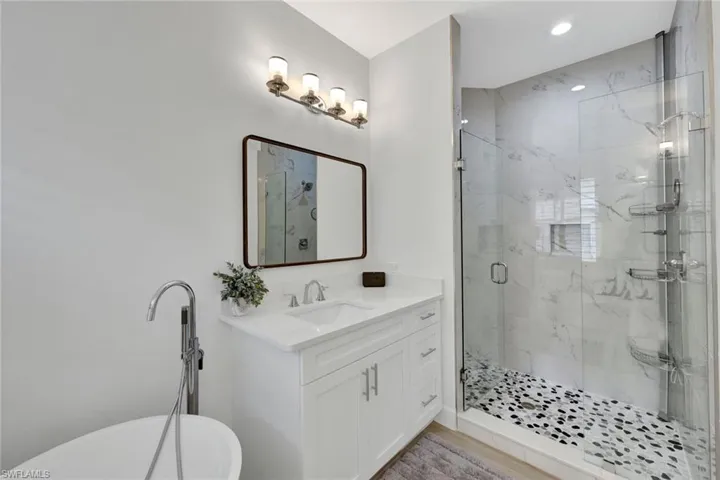 20001 Seadale Ct, Estero, Florida 33928