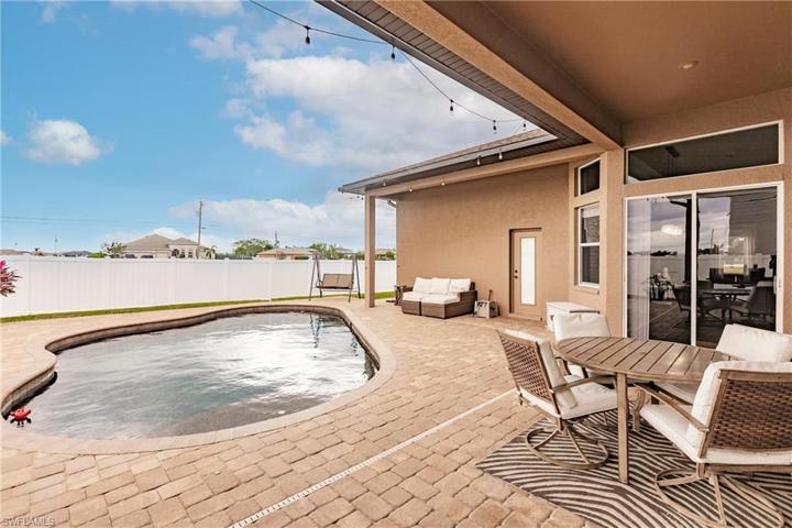 Lanai and Pool