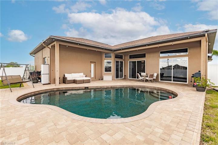 Lanai and Pool