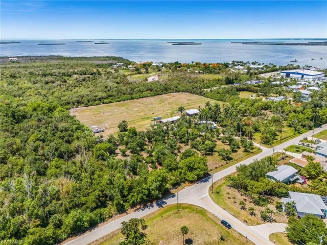 7535 Caloosa Dr, Bokeelia, Florida 33922