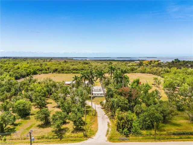 7535 Caloosa Dr, Bokeelia, Florida 33922