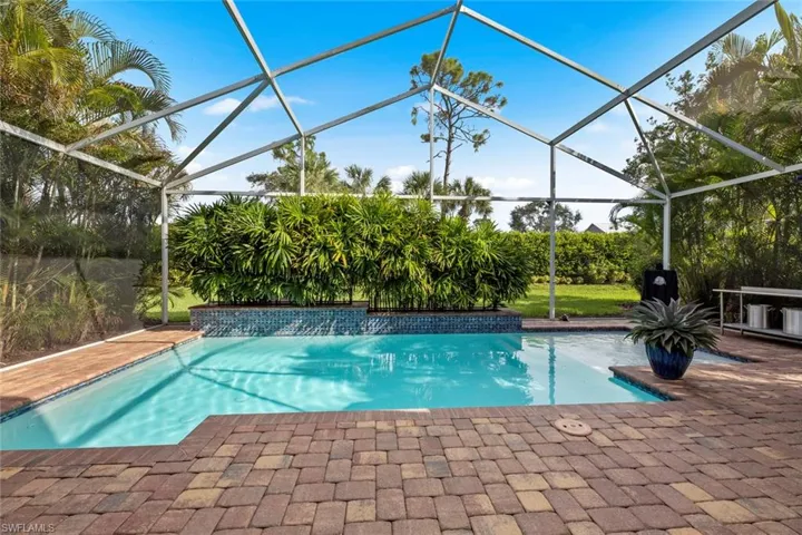 Saltwater pool & Total Privacy!