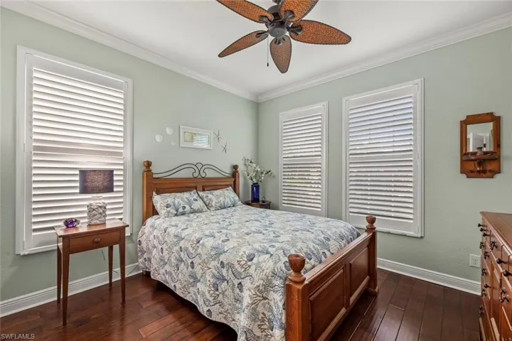 Guest bedroom w/plantation shutters