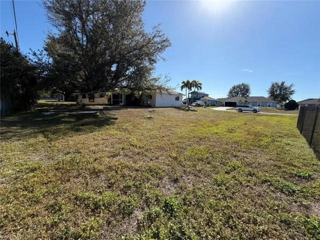 View of yard with a residential view